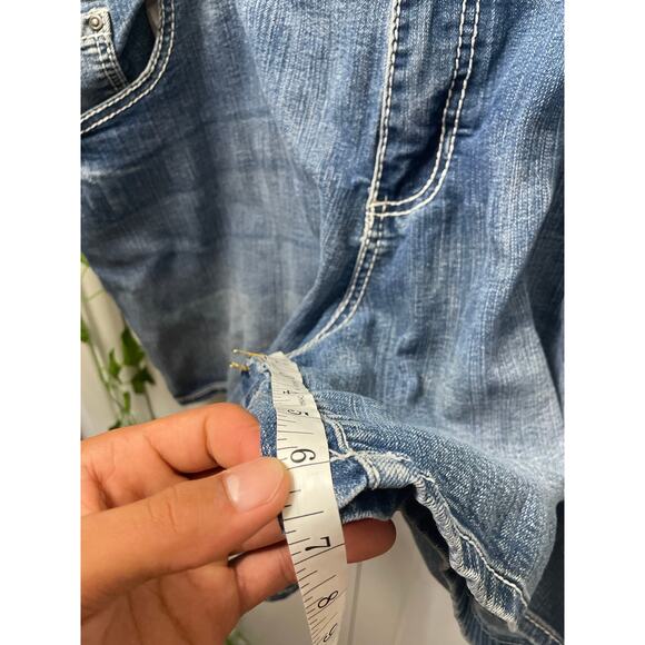 Lane Bryant Denim Mom Shorts Embroidered Sequence Pockets SZ 22 - Picture 5 of 8